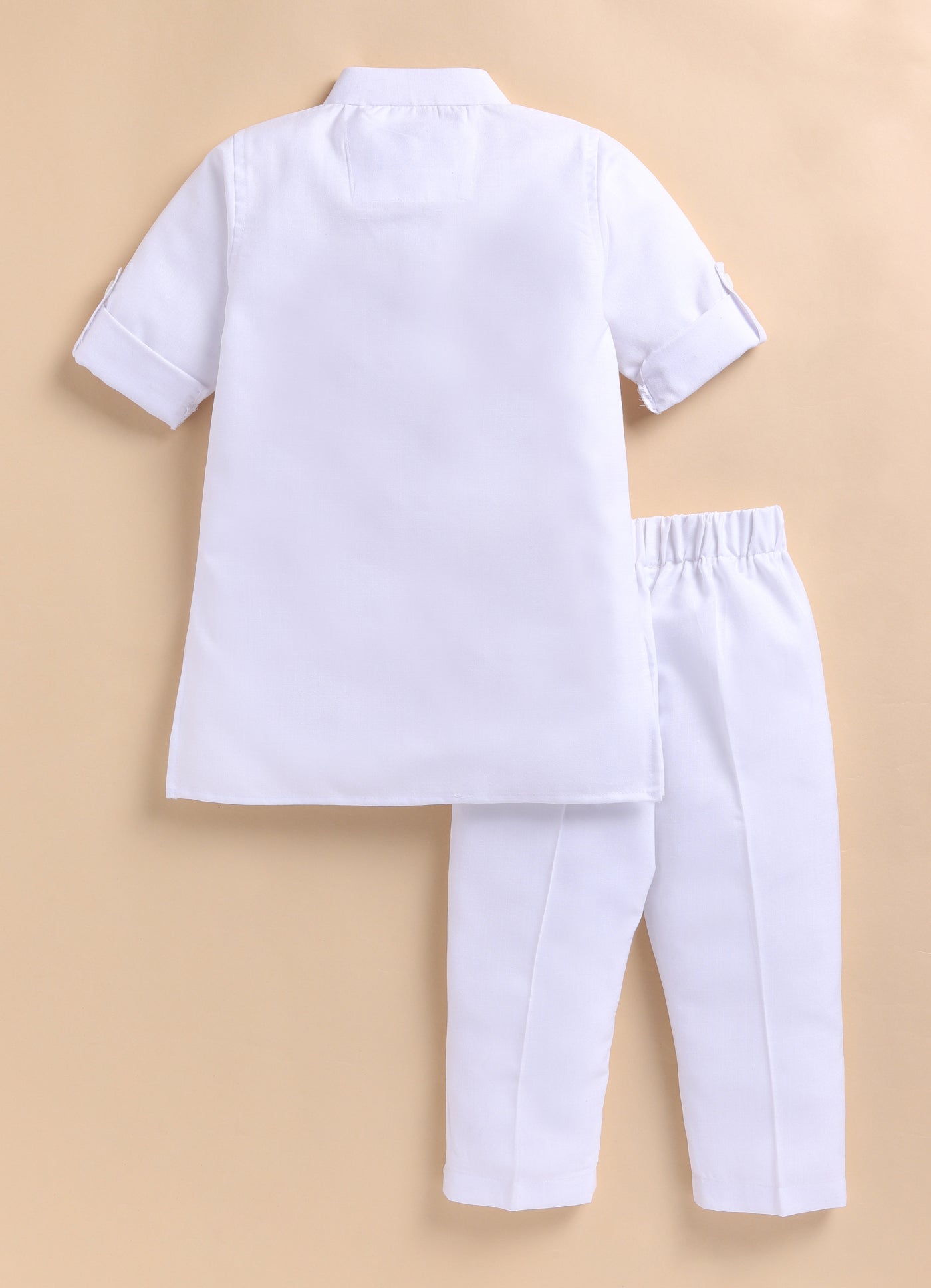 Cotton Blended Woven Full Sleeves Independence Day Special Kurta Pajama Set with Badge and Indian Flag- White