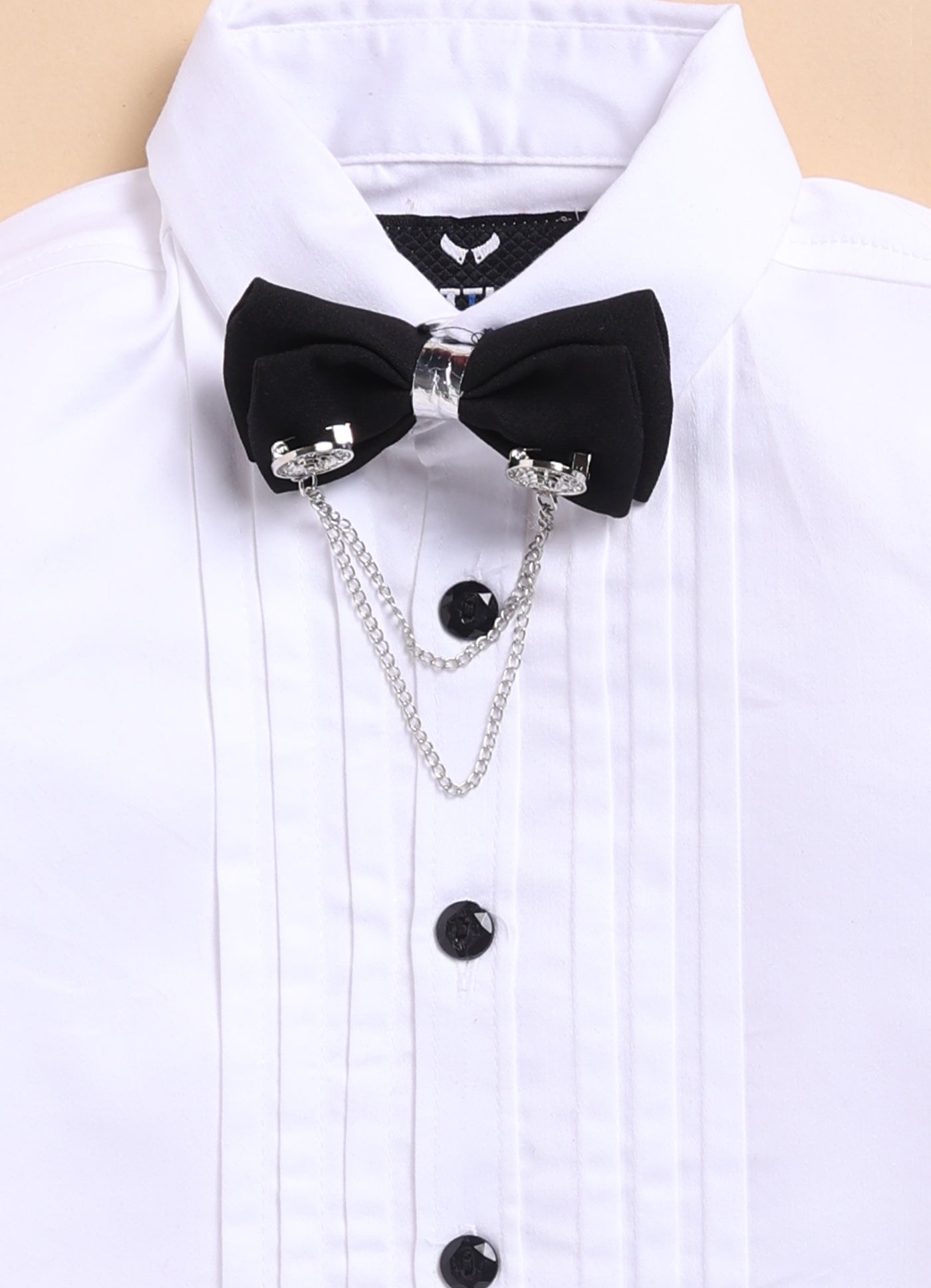 Jacquard Woven Full Sleeves Floral Waistcoat Pant with Shirt Bow and Brooch Jacket Set- Silver