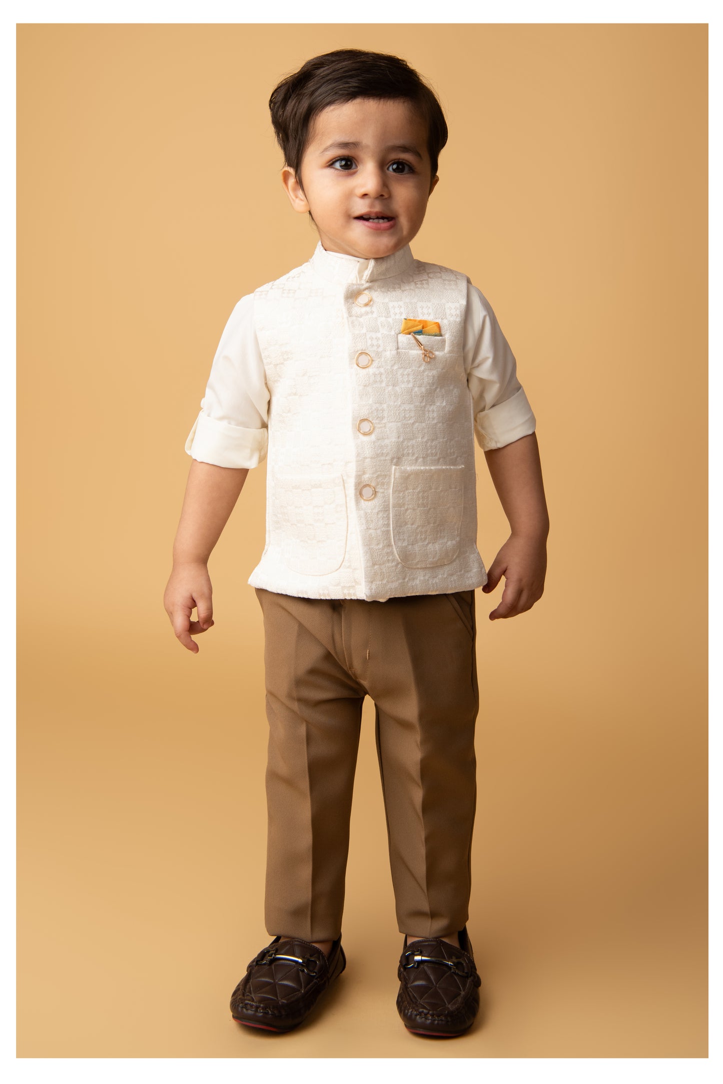 Blended Self Design Jaquard Full Sleeves Nehru Jacket Pant, Shirt, with Brooch Partywear Set- Cream